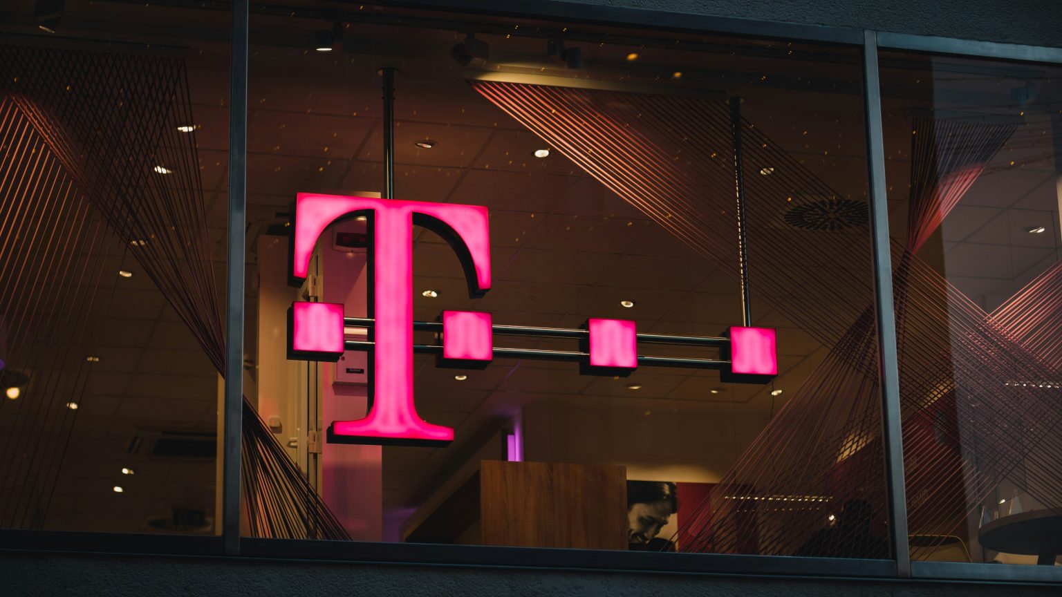 Telecom giant T-Mobile cuts 393 jobs across Washington state