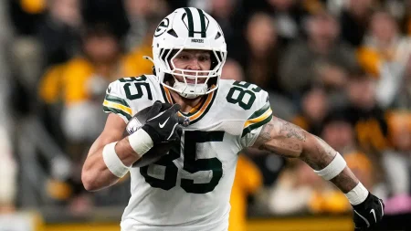 Packers’ Tucker Kraft, Jordan Love torch Steelers, spoil Aaron Rodgers’ hopes to make history