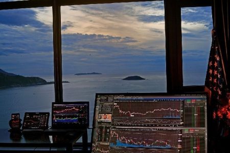 Bitcoin’s Coinbase Premium Flips Positive After Weeks in the Red