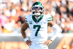 Jets Predicted to Dump QB Justin Fields for $230 Million Pro Bowler