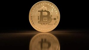 What Happens To The Bitcoin Price If It Follows Gold