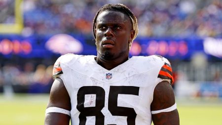 Browns tight end David Njoku elated after not being traded: ‘I ain’t f—ing leaving’
