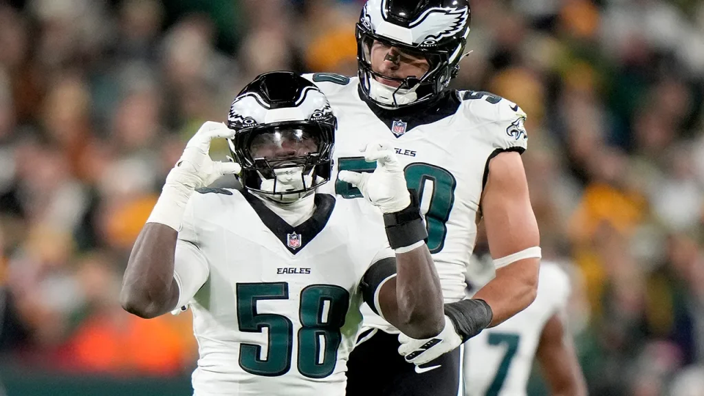 Eagles linebacker nearly punches official in wild celebration during win