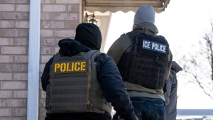 Illinois lawmakers pass bill banning ICE immigration arrests near courthouses