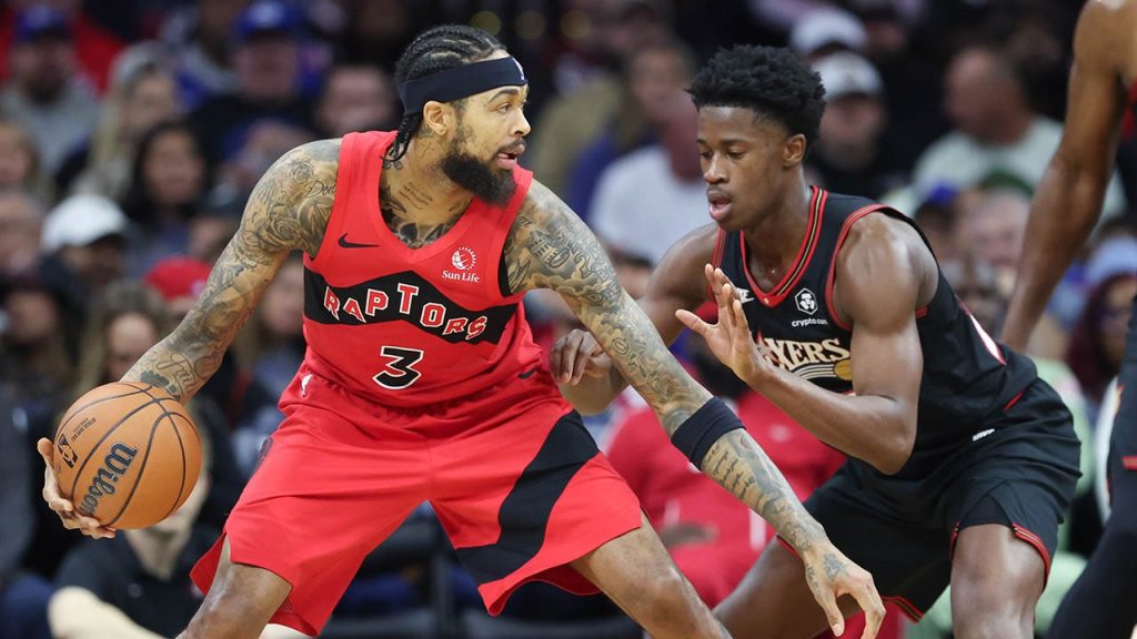 Raptors star slams water bottle onto floor, nails staffer in face