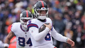 Giants rookie makes NFL history before leaving game with concussion