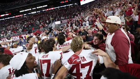 Oklahoma upsets Alabama to keep playoff hopes alive
