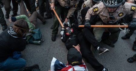 The Year in Pictures 2025: A Reflection on Turbulent Times