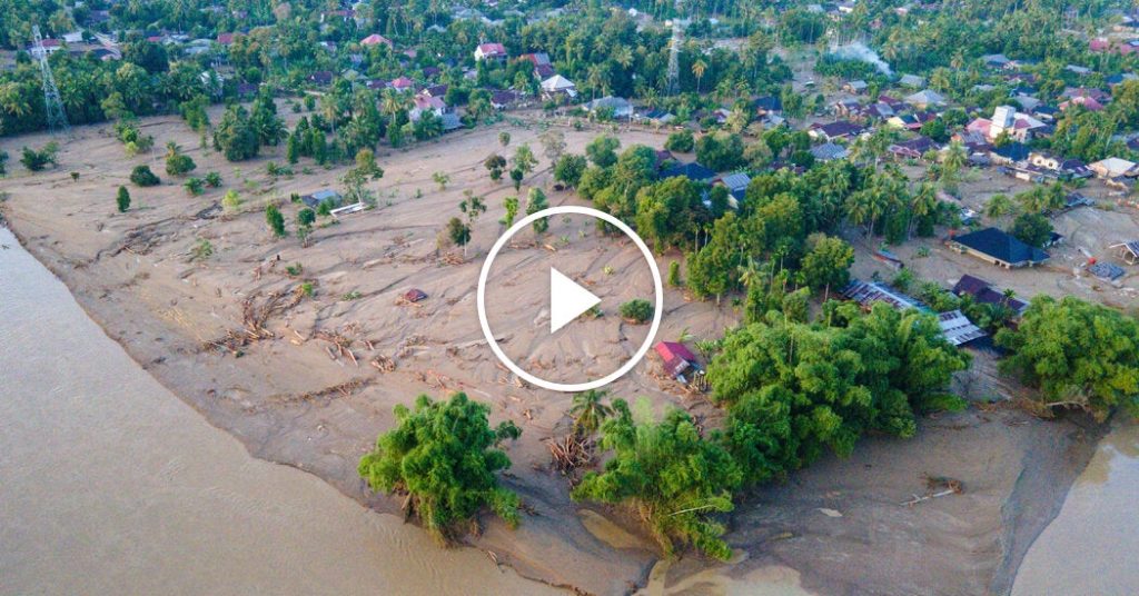 Devastating Floods Kill Hundreds in Indonesia