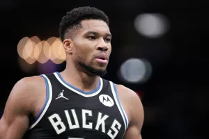 Bucks Predicted to Make Trade to Keep Giannis Antetokounmpo