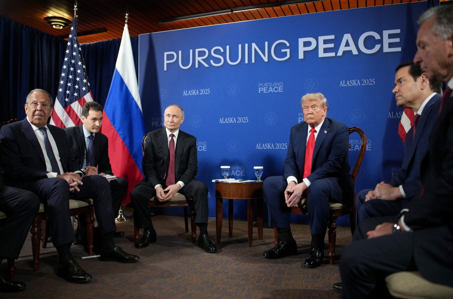 Lavrov warns Europe of retaliation as Zelenskyy opens reconstruction talks with Trump officials