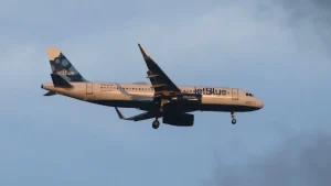 JetBlue pilot calls Air Force near-miss ‘outrageous’ after tanker crosses flight path