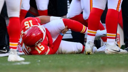 Chiefs doctor reveals when Patrick Mahomes is expected to return to the field