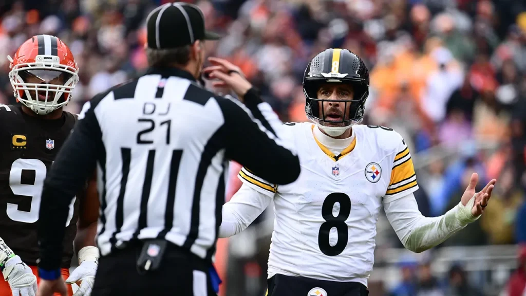 Steelers’ Aaron Rodgers gives blunt reaction to controversial no call in loss to Browns