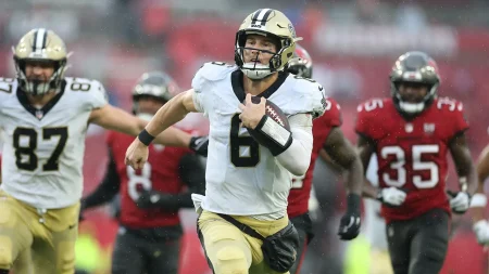 Tyler Shough’s two touchdown runs lift Saints over Bucs amid tight NFC South race