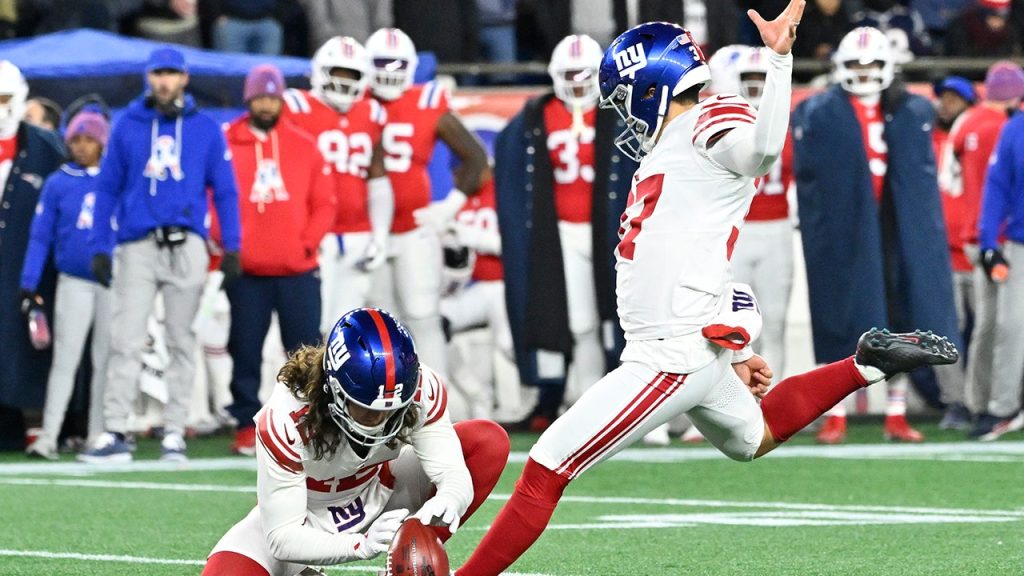Younghoe Koo’s field goal attempt goes horribly wrong as special teams woes continue for Giants