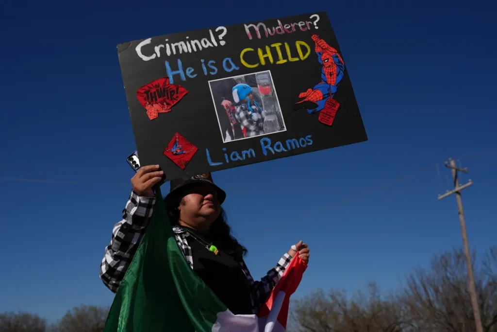 Judge Releases 5-Year-Old, Father from Immigration Detention: Reports