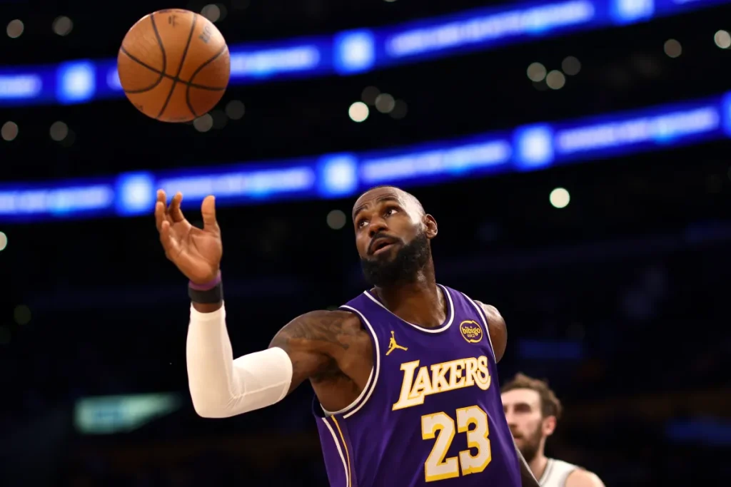 LeBron James Predicted to Leave Lakers This Summer