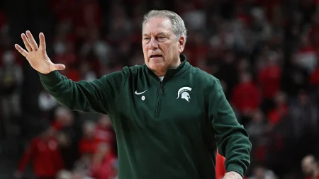 Tom Izzo explodes on former Michigan State player in wild scene: ‘What the f— are you doing?’