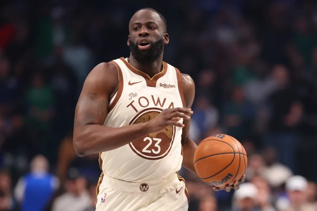Golden State Warriors Offering Draymond Green in Giannis Trade: Report