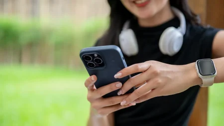 Long nails don’t work on touchscreens. An experimental polish could help