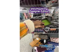 Thrifter ‘In Shock’ As She Spots 2 Wallets for $10—and Realizes True Value