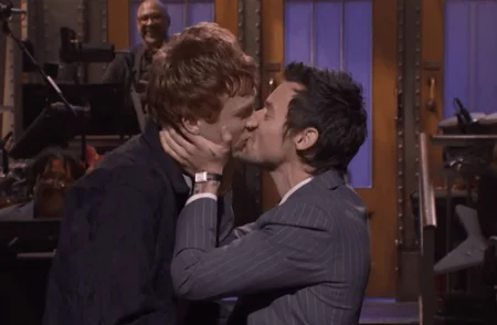 Harry Styles Kisses ‘SNL’ Star After ‘Queerbaiting’ Backlash