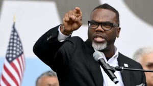 Chicago’s teetering debt is stark warning left-wing mayor is fueling ‘pay later’ doom cycle: expert