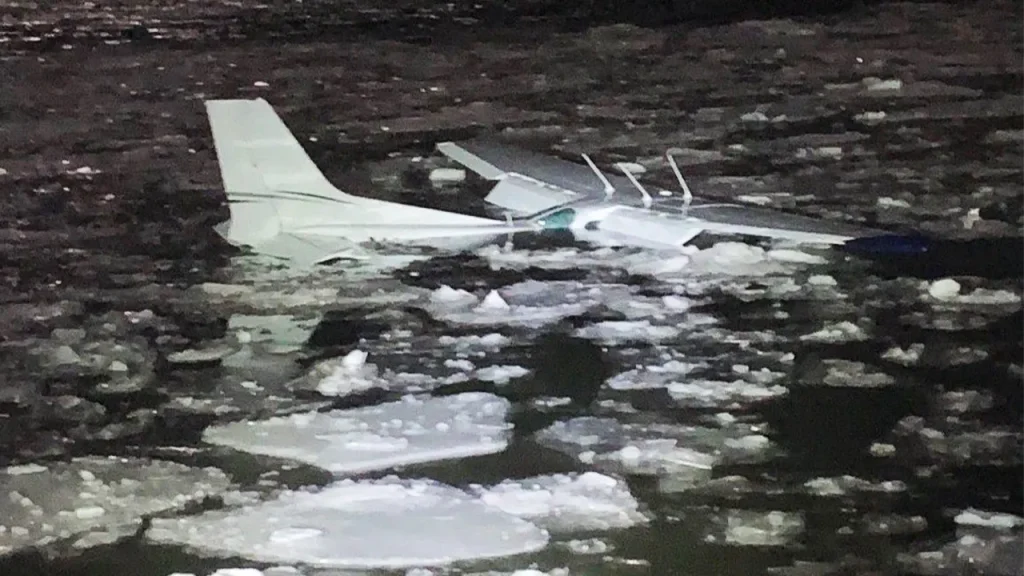 Pilot, passenger swim to safety after plane crashes into New York’s Hudson River