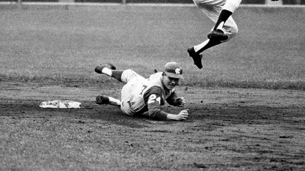 Former MLB outfielder Larry Stahl, best known for spoiling a perfect game, dead at 84