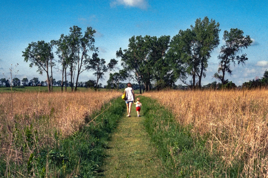 What Is a ‘Butter Mom’? Meet Gen Z’s Latest ’90s-Themed Aesthetic