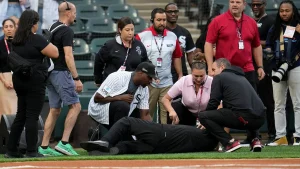 White Sox longtime anthem singer collapses on field while performing Black national anthem