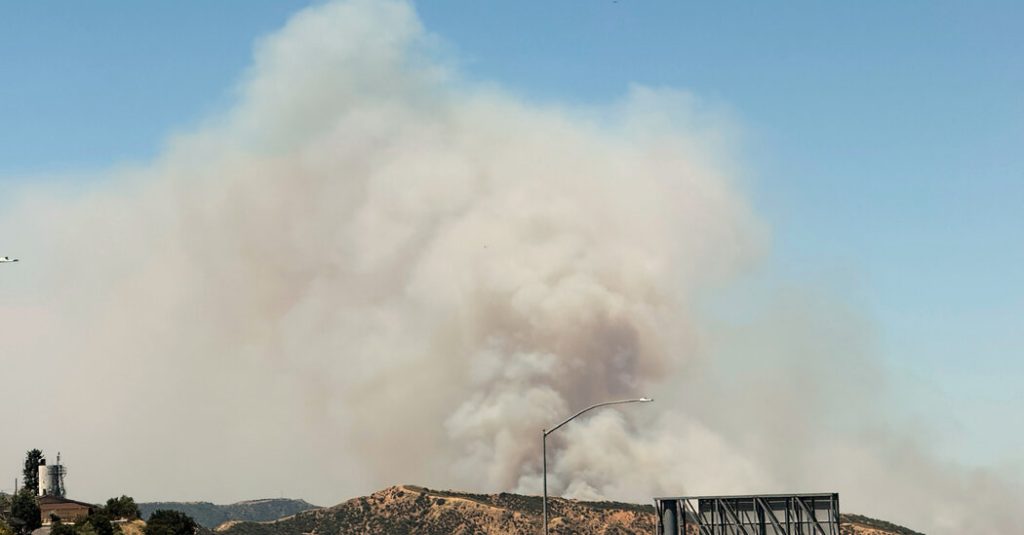 Sandy Fire in Simi Valley Forces Immediate Evacuations