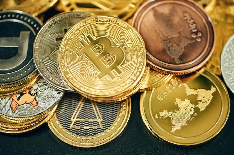 Chinese Trader Warns of Volatile Days Ahead for Bitcoin and Altcoins