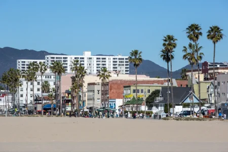 Wild Santa Monica kidnapping explodes into police chase, shootout