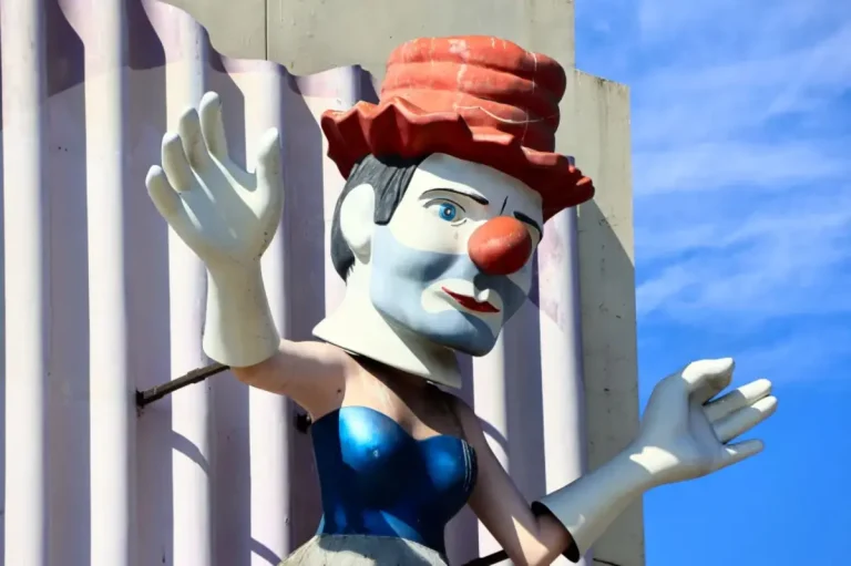 Mystery as iconic ‘Ballerina Clown’ CVS abruptly announces it will close down