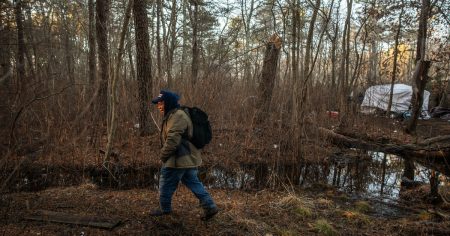 Where Billionaires Summer, a Gardener Died in the Snow