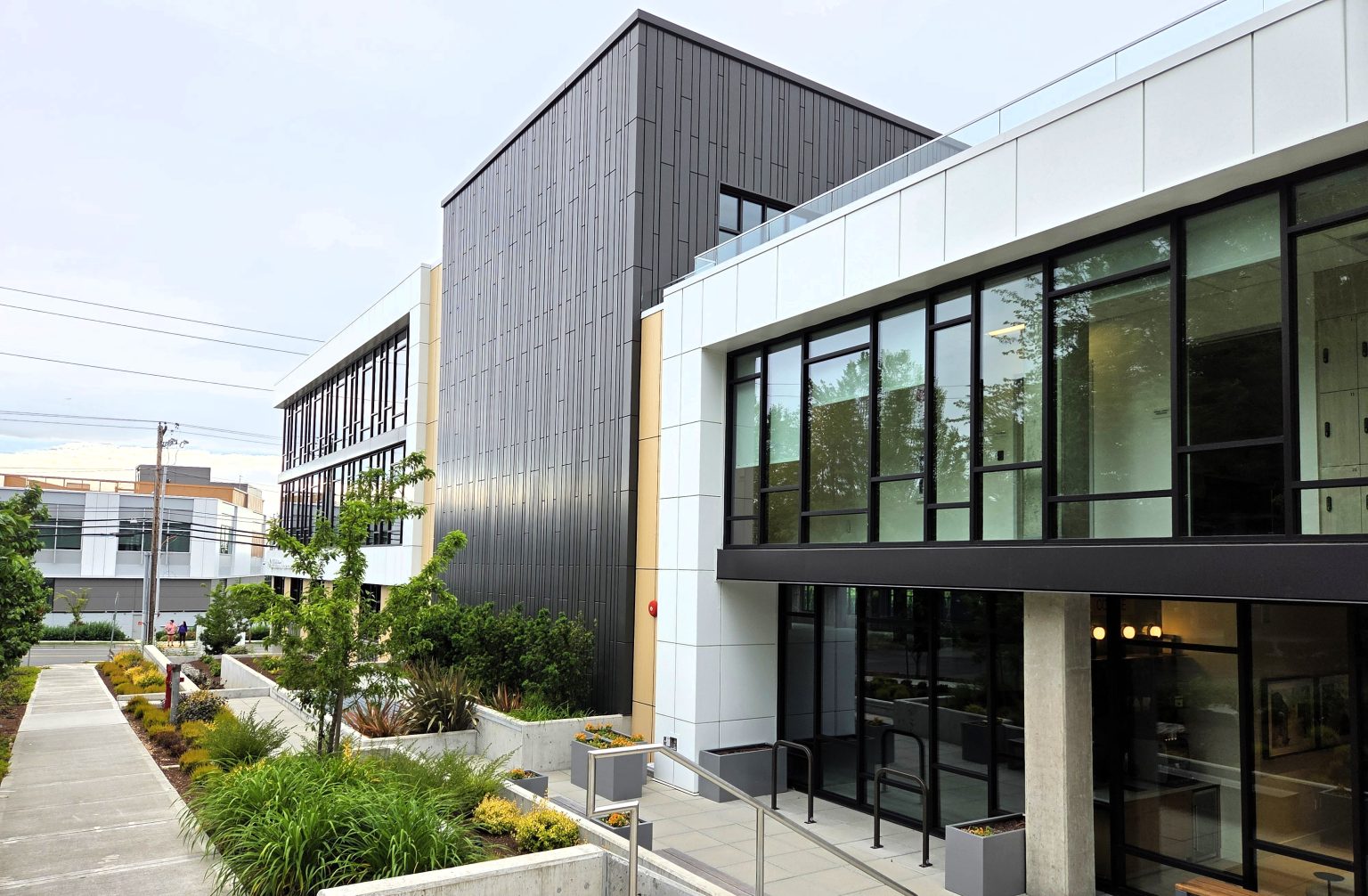 Two-hour learning? AI-powered Alpha School lands in Seattle region