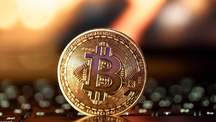 June Selloff Pushes Bitcoin 15% Below Crucial On-Chain Support