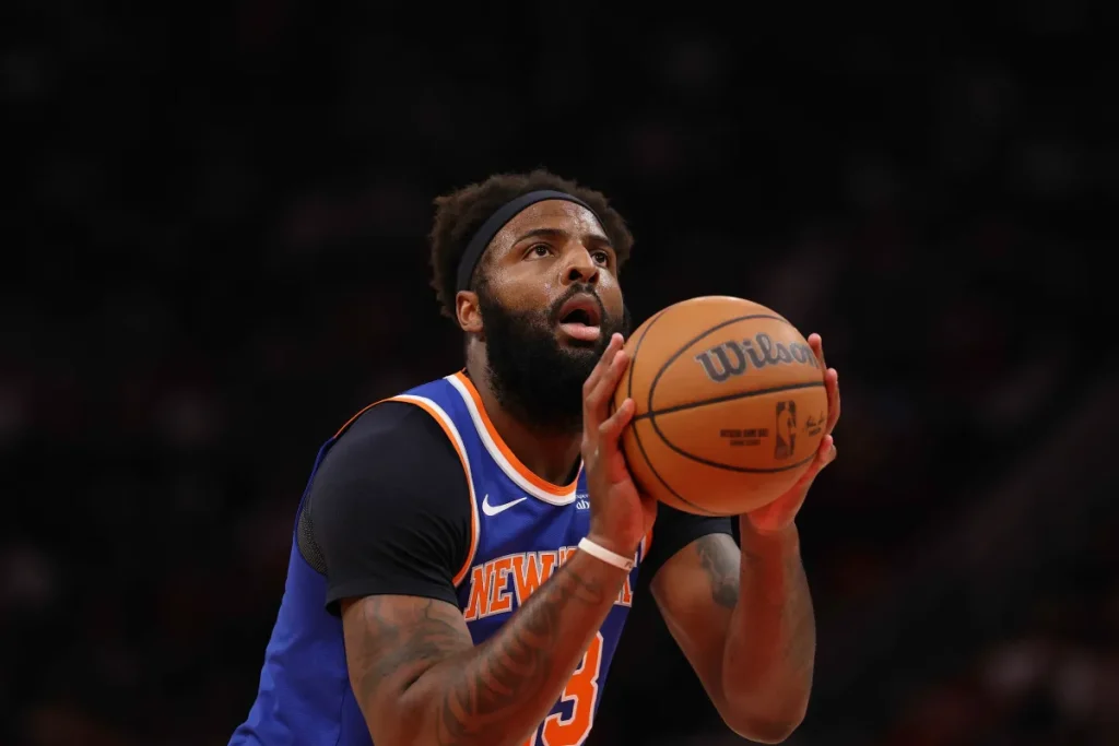 Is Mitchell Robinson a Republican? Voter Registration Amid Reaction to Trump at Knicks Game