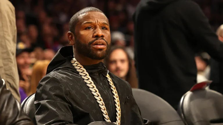 Floyd Mayweather facing felony charges after allegedly bouncing check on $200K luxury watch