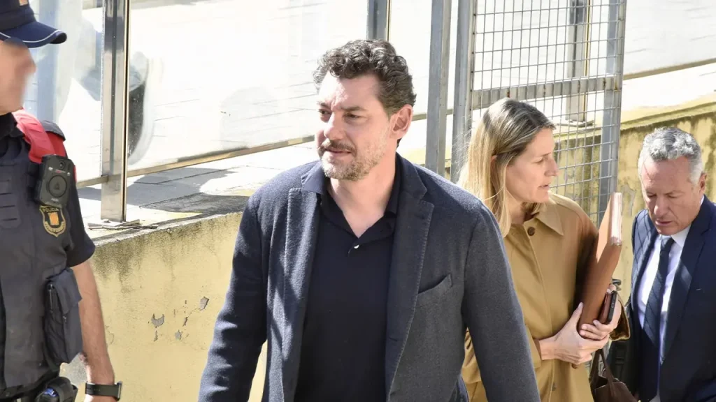 Son of Mango fashion billionaire heard tearfully telling 911 operator his father had ‘fallen down a ravine’