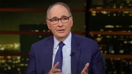 Ex-Obama advisor mocked after questioning Chicago’s response to unconscious man: ‘Own a mirror?’