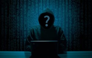 rewrite this title into a single title (don’t suggest multiple titles, just choose one, and don’t add “ to the title): Sales Continue in the Hacked Altcoin: The Hacker Still Holds a Large Number of Tokens