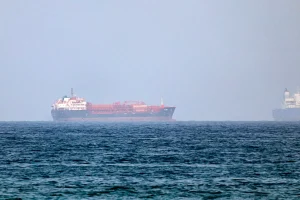 Ships transiting Strait of Hormuz go dark, hug Iran’s Coast to evade Tehran’s wrath