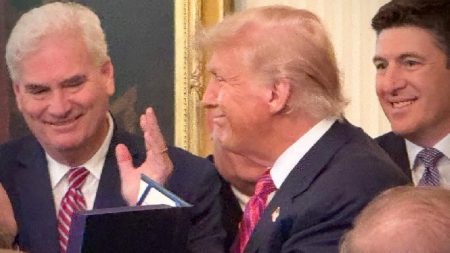 Trump’s Crypto Wealth Clouds Talks on Bill to Ban Official Conflicts of Interest