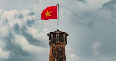 rewrite this title into a single title (don’t suggest multiple titles, just choose one, and don’t add “ to the title): Vietnam to fine crypto investors up to $1,900 for using unlicensed platforms