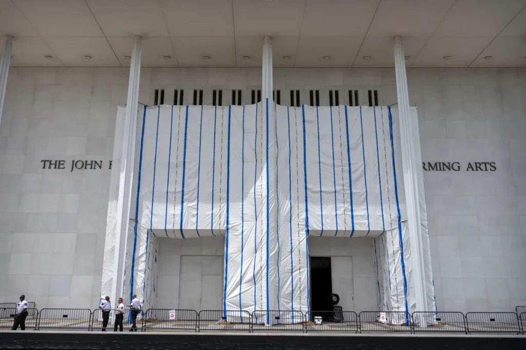 Kennedy Center Renovations: Vote Loophole Could Prevent Permanent Trump Name Change