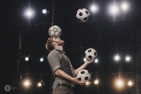 You think tech is a circus? This former Facebook engineer quit to focus on a career as an elite juggler