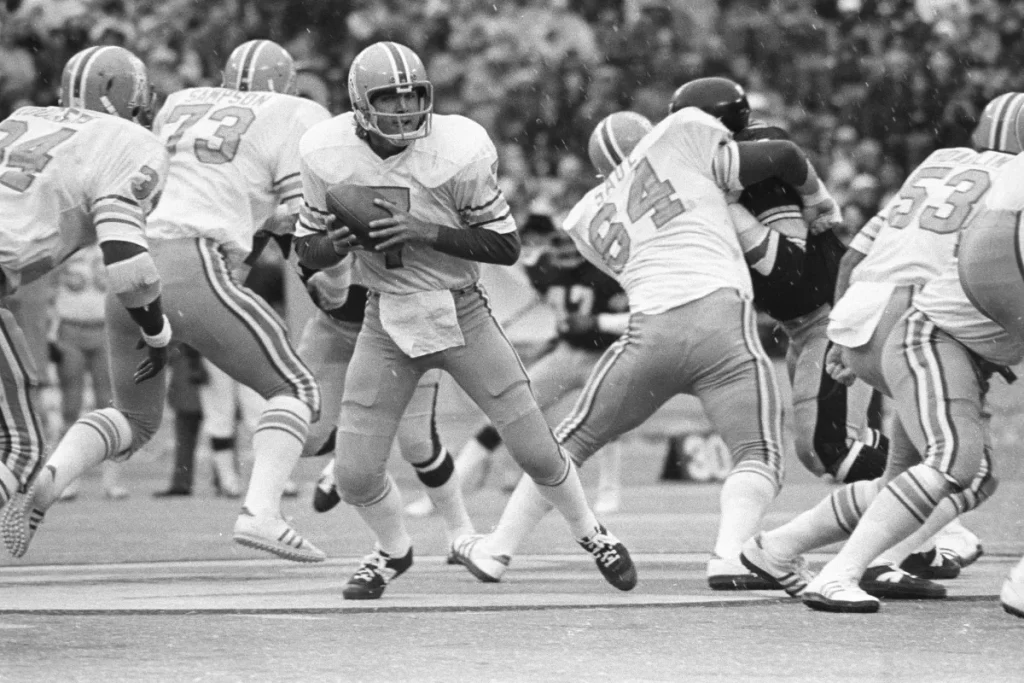 Former Pro Bowl Lineman, NFL Coach Fred Hoaglin Dies at 82